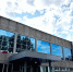 Строители заканчивают работу по установке витражного остекления в спортшколе Алчевска - Луганский Информационный Центр