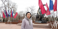 Руководитель города возложила цветы в День героев Отечества - Город Луганск