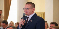 Руководитель фракции "СПРАВЕДЛИВАЯ РОССИЯ-ПАТРИОТЫ-ЗА ПРАВДУ" в Народном Совете Луганской Народной Республики Геннадий Тараканов 11 июня принял участие в очередном заседании Народного Совета ЛНР, которое прошло в Колонном зале - Справедливая Россия
