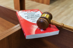 Суд лишил свободы двоих экс-сотрудников СБУ, занимавшихся вымогательством в Рубежном